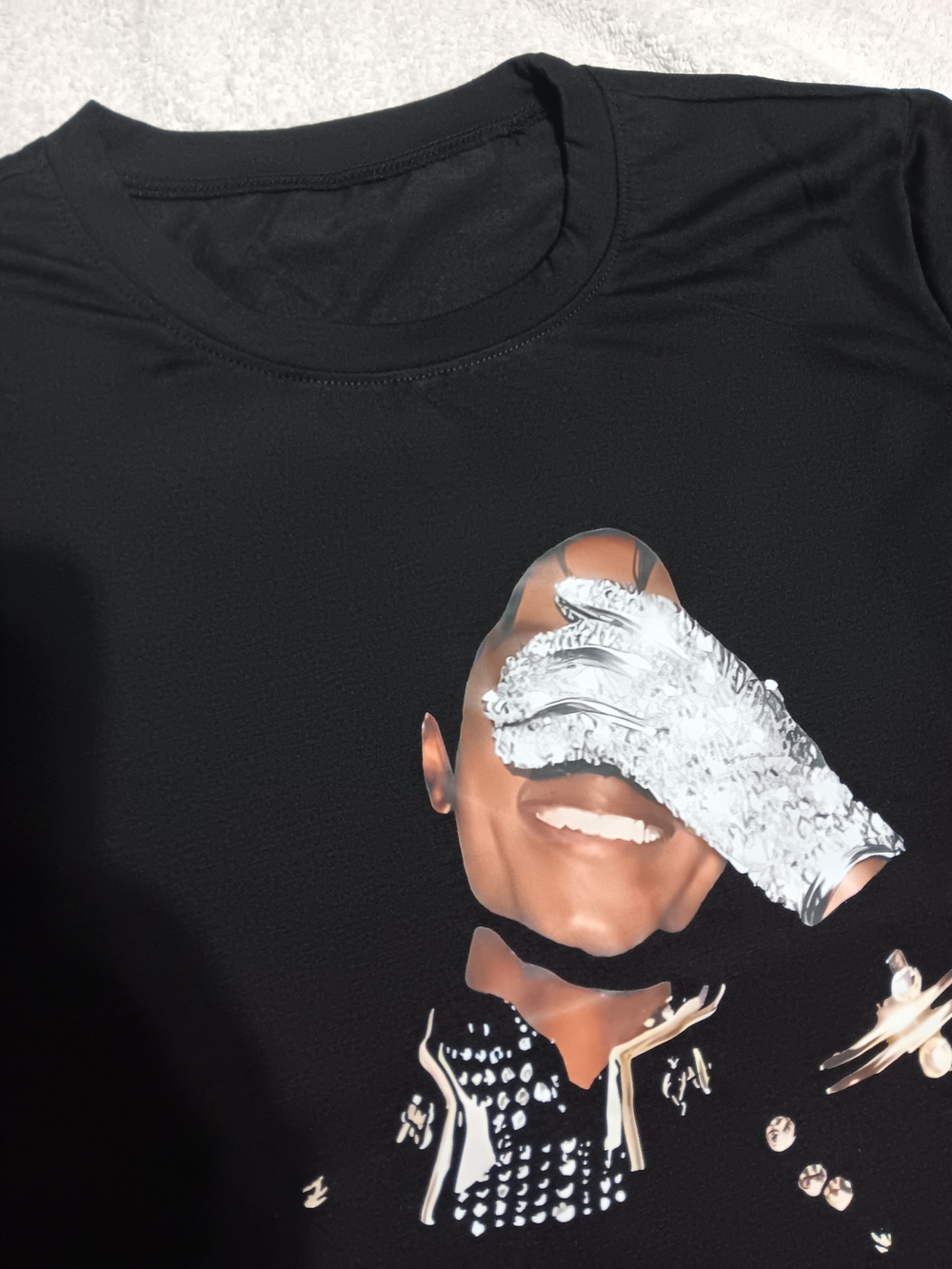 Michael Jackson Black Graphic Crewneck T-Shirt with Sequin Glove Print - Picture 4 of 4